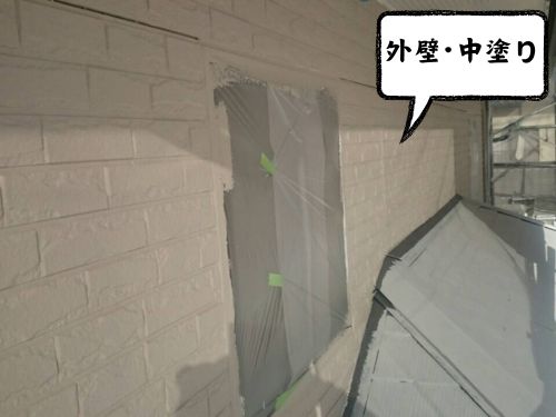 浜松市西区のH様邸で、外壁の中塗りと上塗りを行いました！