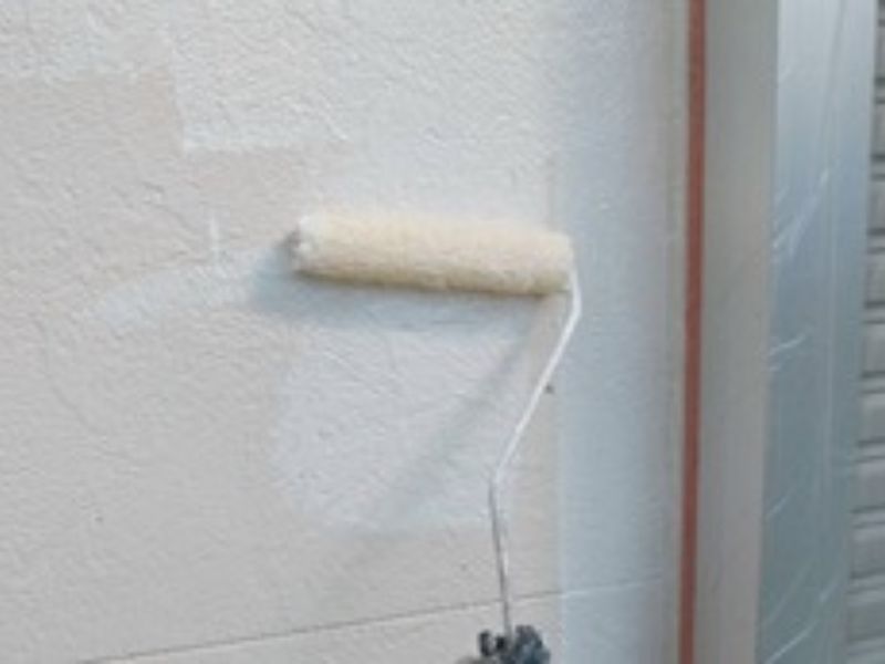 湖西市O様邸　外壁下塗り作業スタート！木製部分も丁寧に下地づくりを行いました
