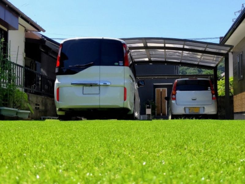 【外壁塗装】工事中もマイカーの出し入れはできる？愛車を守る対策と事前に知っておきたいポイント
