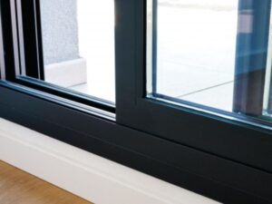 屋根やサッシとの組み合わせを確認する